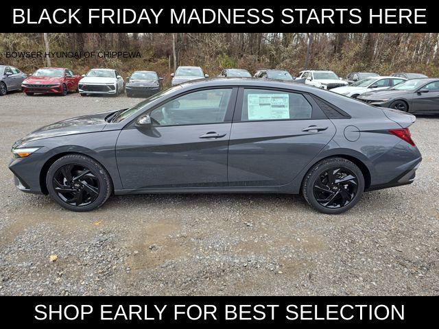 2026 Hyundai Elantra SEL Sport photo 2