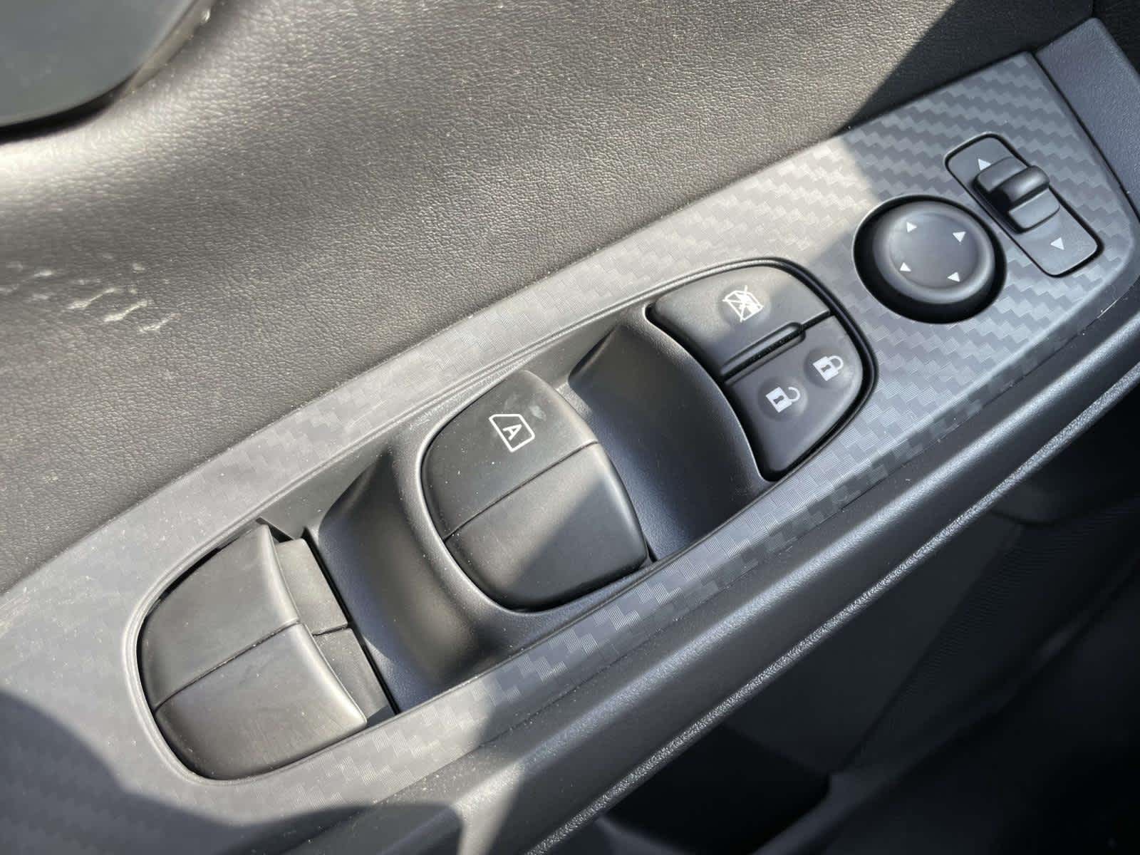 2025 Nissan Sentra SV photo 22