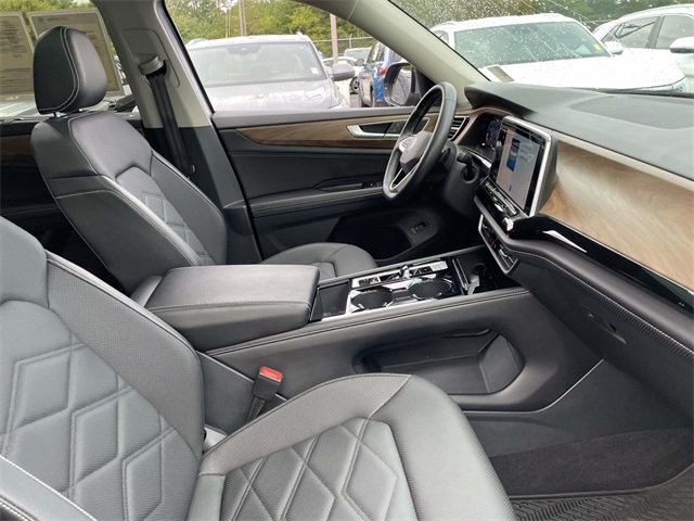 2024 Volkswagen Atlas SE Technology photo 9