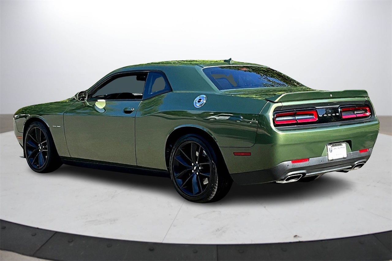 2022 Dodge Challenger R/T photo 6