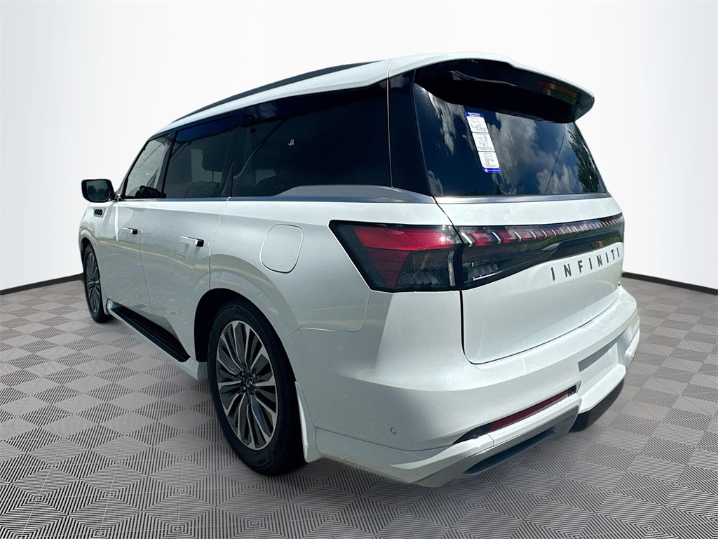 2026 Infiniti QX80 Luxe photo 7