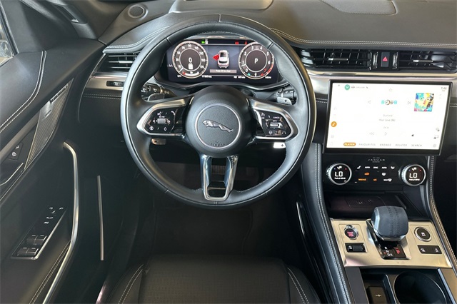 2025 Jaguar F-PACE P250 R-Dynamic S photo 13