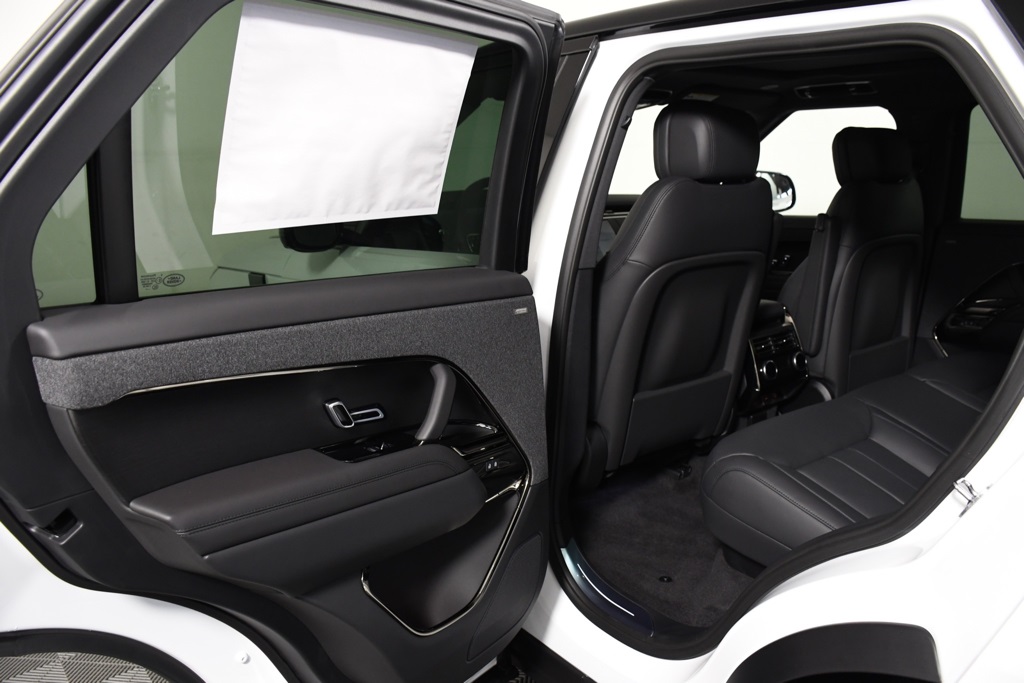 2025 Land Rover Range Rover Sport SE photo 15