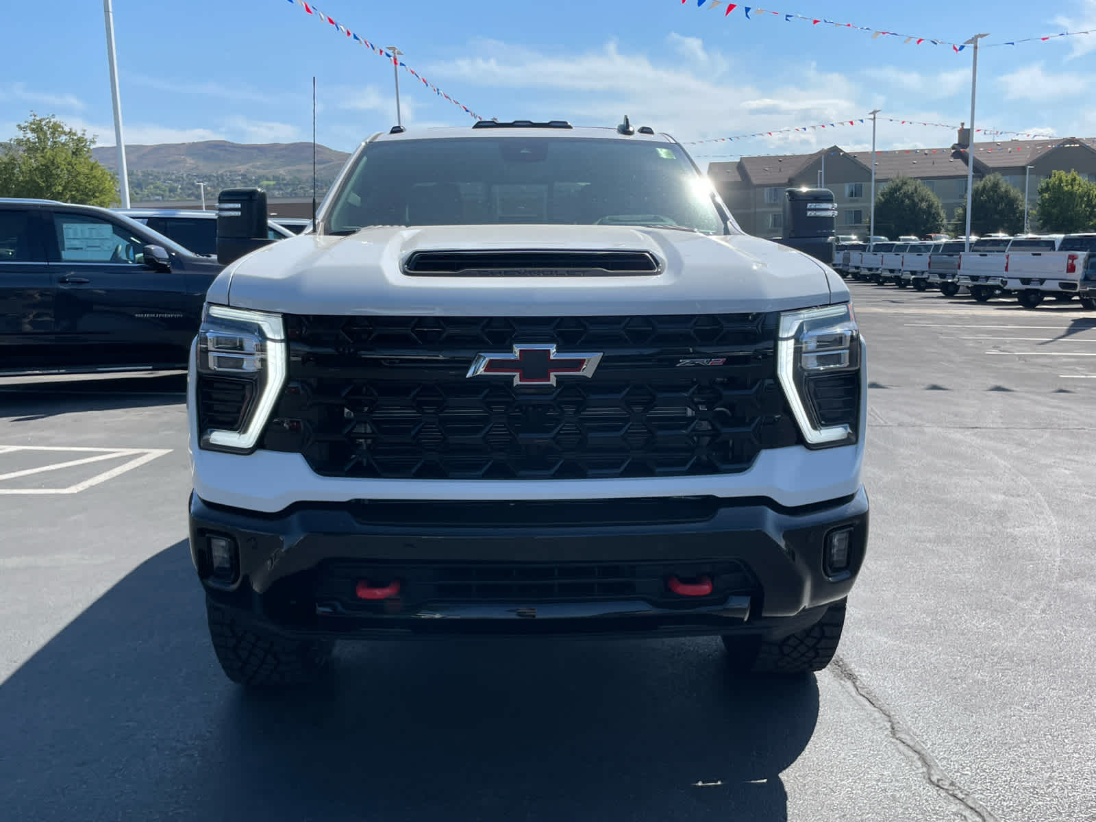 2025 Chevrolet Silverado 2500HD ZR2 photo 3