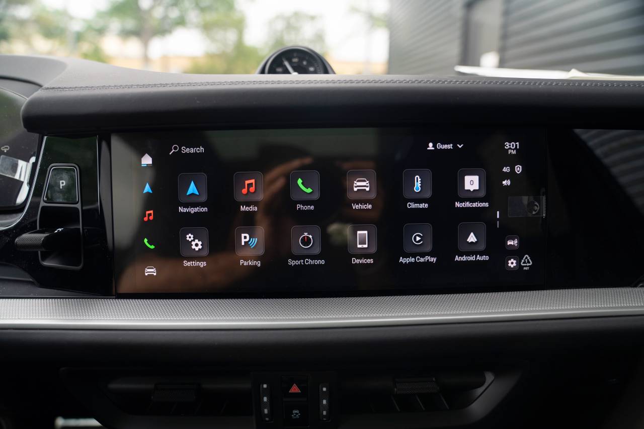 2025 Porsche Cayenne photo 21