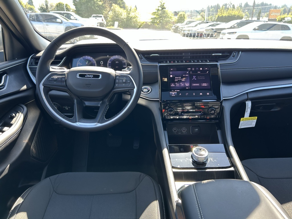 2025 Jeep Grand Cherokee Laredo X photo 24