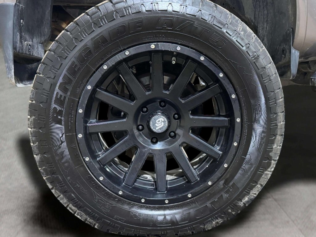 2019 Nissan Titan photo 27