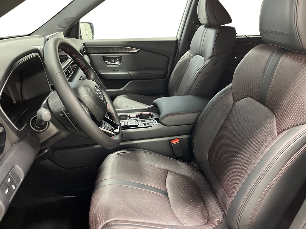 2025 Honda Pilot Black Edition photo 10