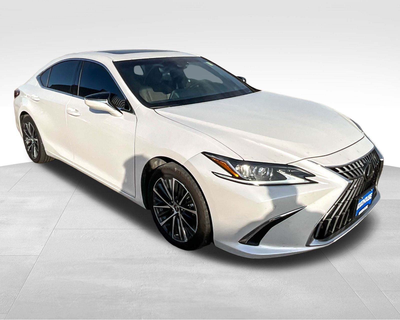 2023 Lexus ES 350 photo 3