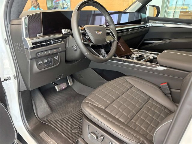 2025 Cadillac Escalade V-Series photo 10