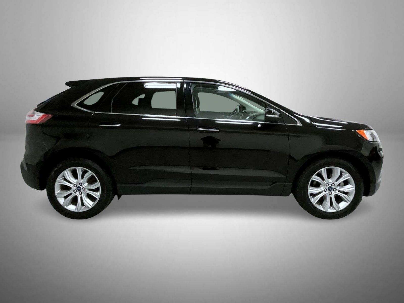 2019 Ford Edge Titanium photo 4