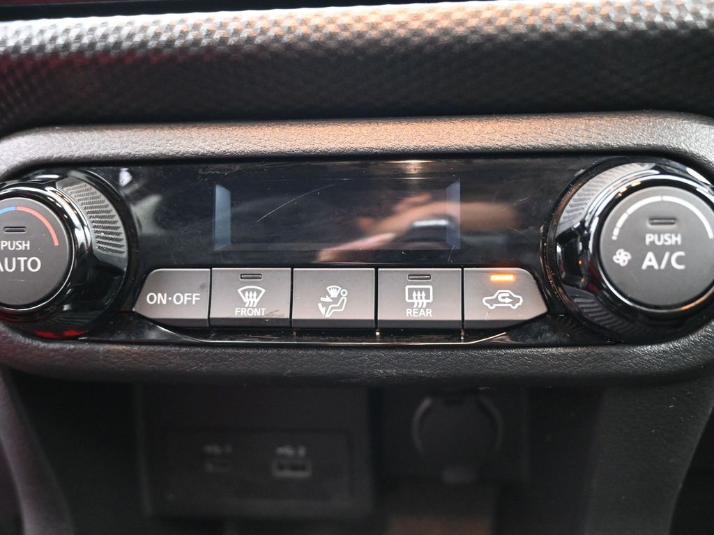 2021 Nissan Kicks SV photo 2