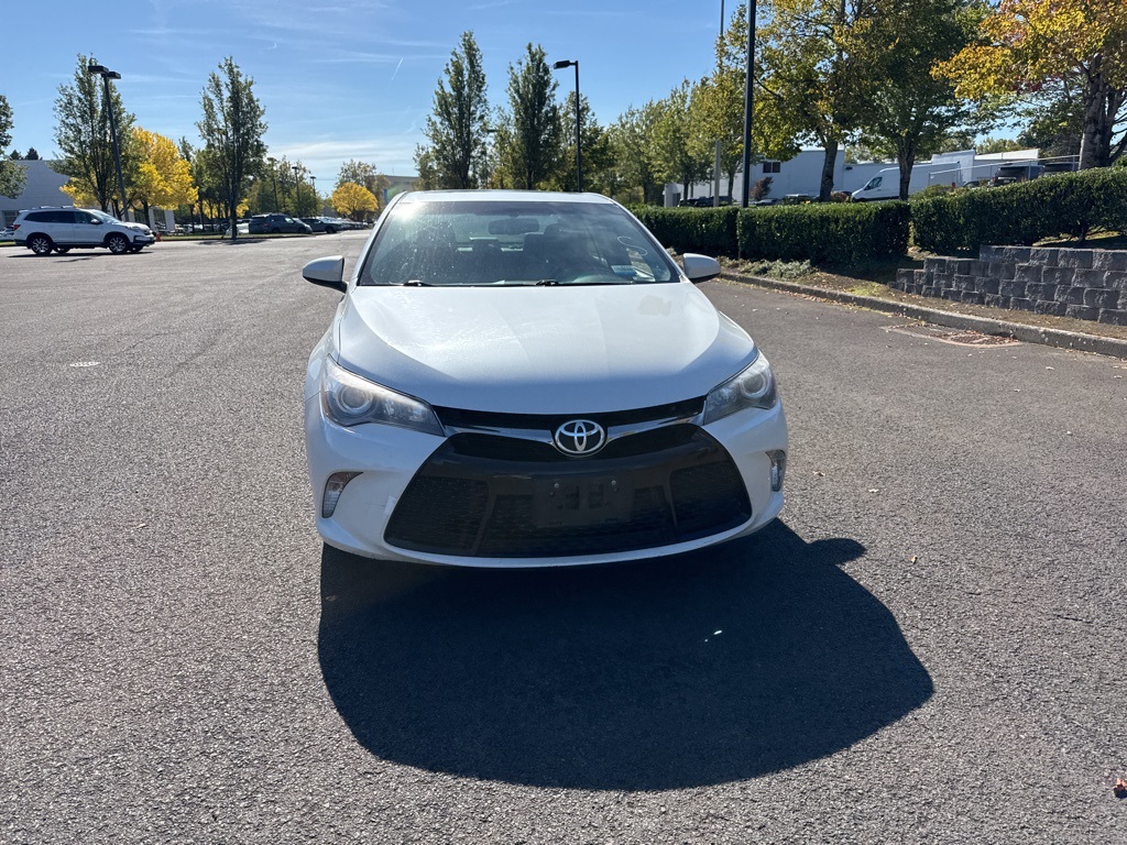 2017 Toyota Camry XLE XSE photo 2