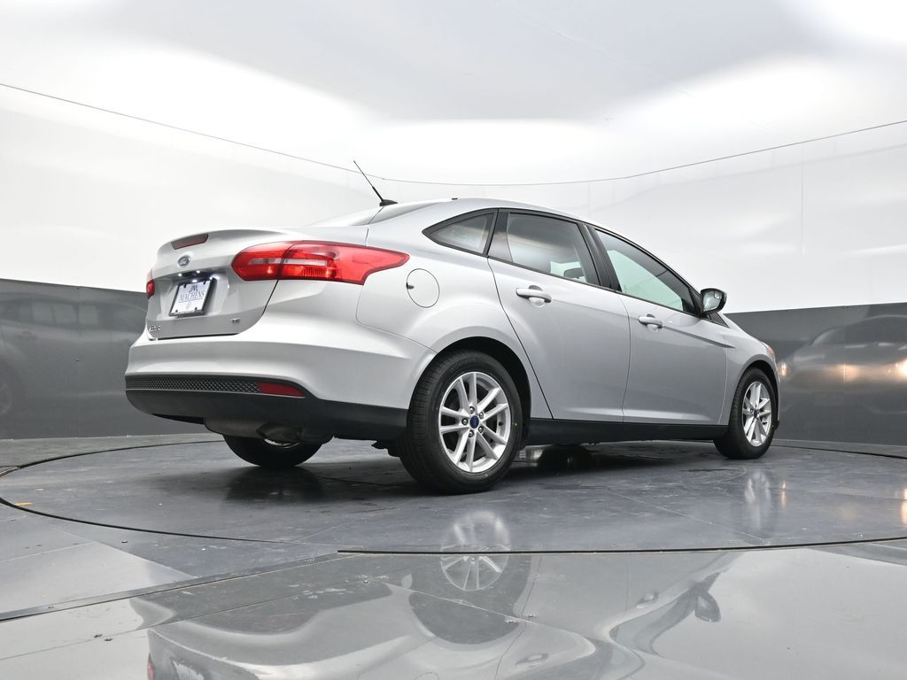 2018 Ford Focus SE photo 24