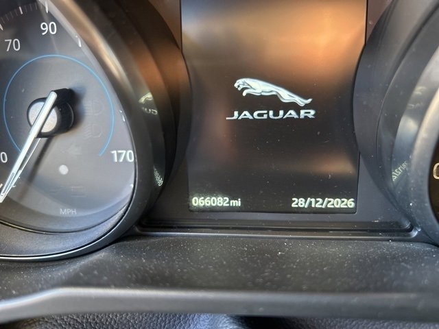 2017 Jaguar XF 35t photo 11