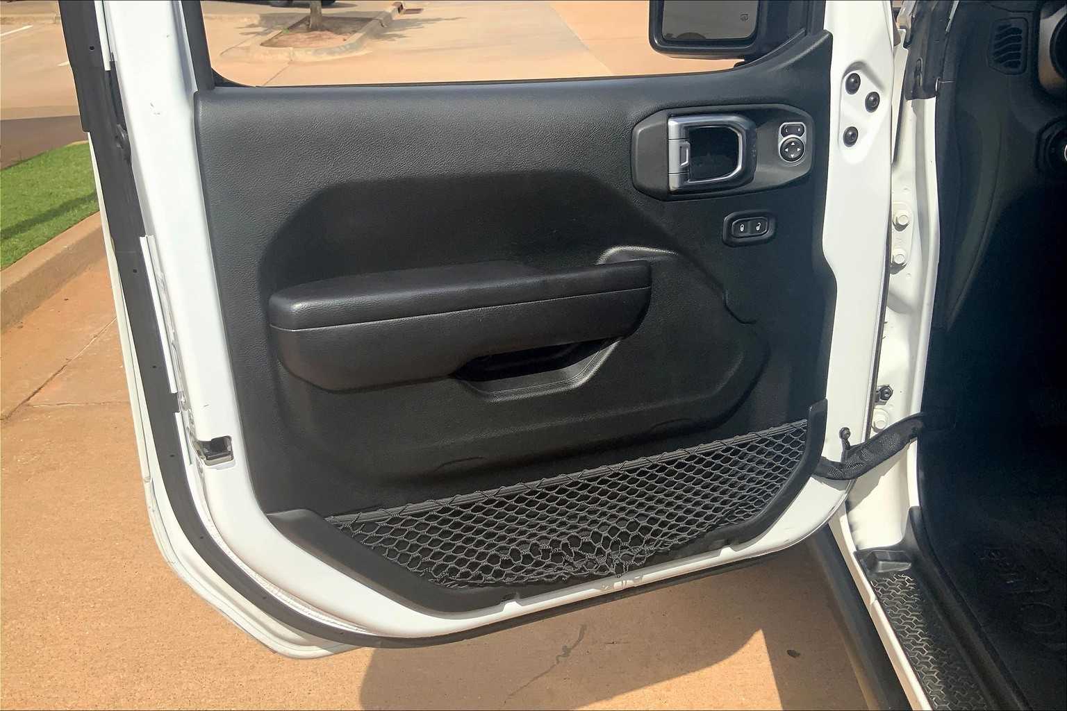 2020 Jeep Wrangler Unlimited Willys photo 13