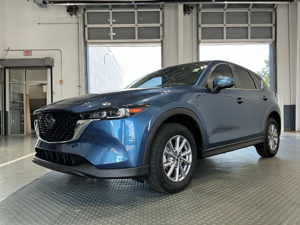 2022 Mazda CX-5 2.5 Select photo 2