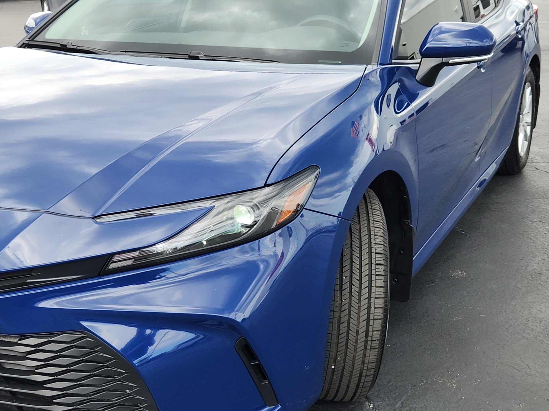 2025 Toyota Camry LE photo 9