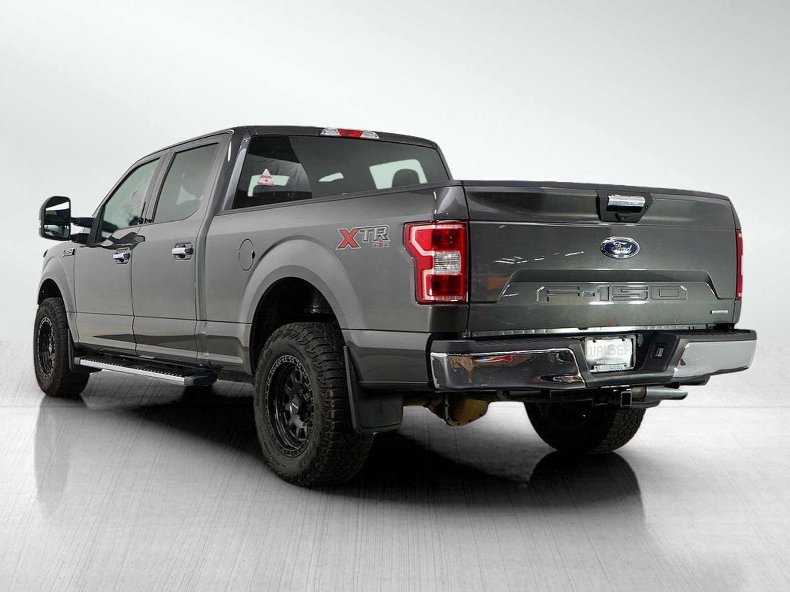 2019 Ford F-150 XLT photo 2