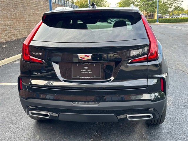 2025 Cadillac XT4 Premium Luxury photo 3