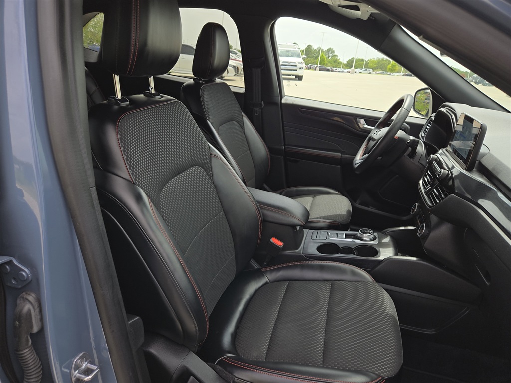 2024 Ford Escape ST-Line photo 27