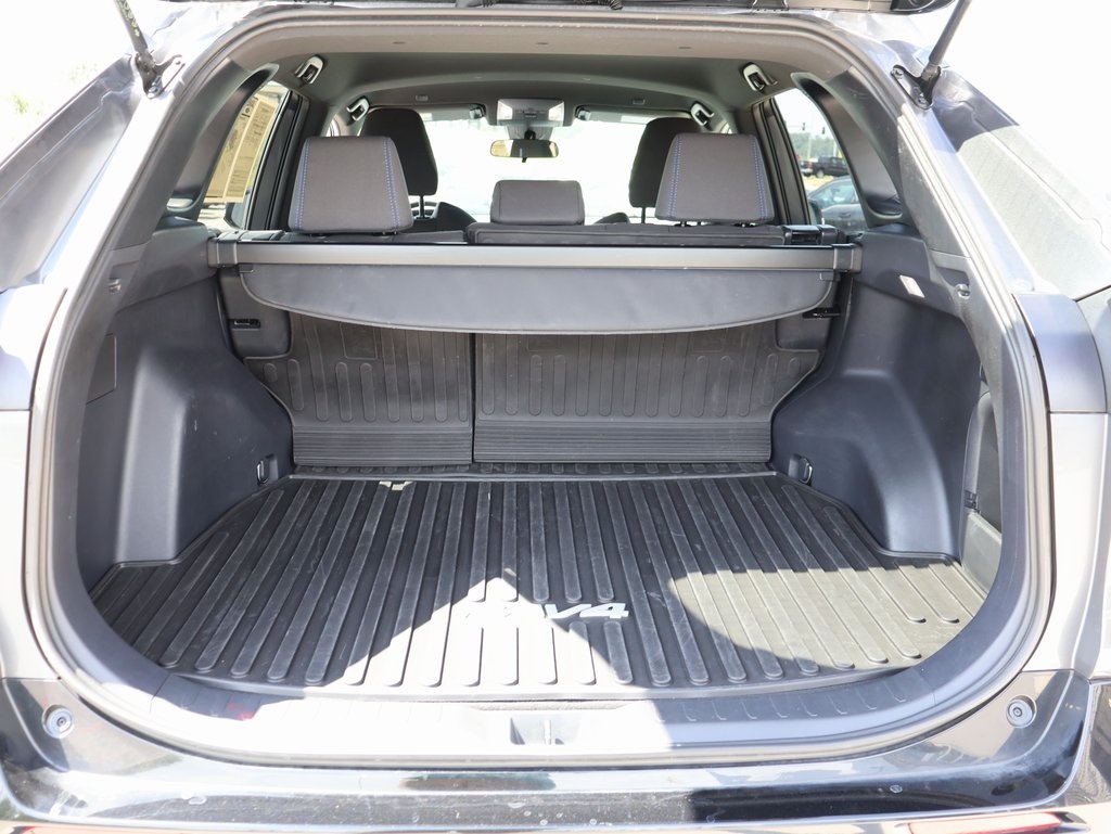 2024 Toyota RAV4 Hybrid SE photo 14