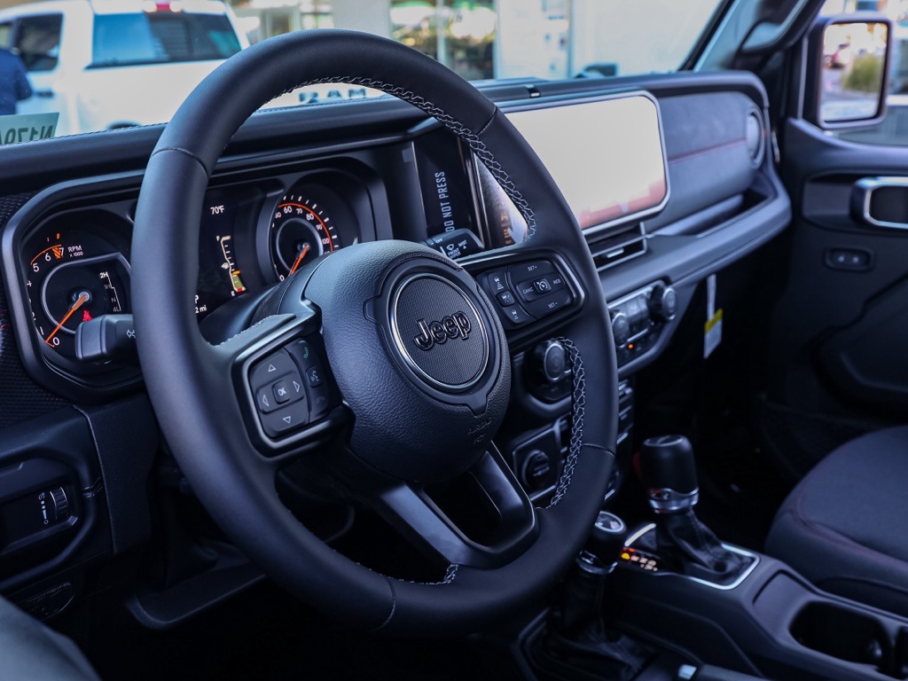 New 2026 Black Clear-Coat Exterior Paint Jeep Rubicon image 13