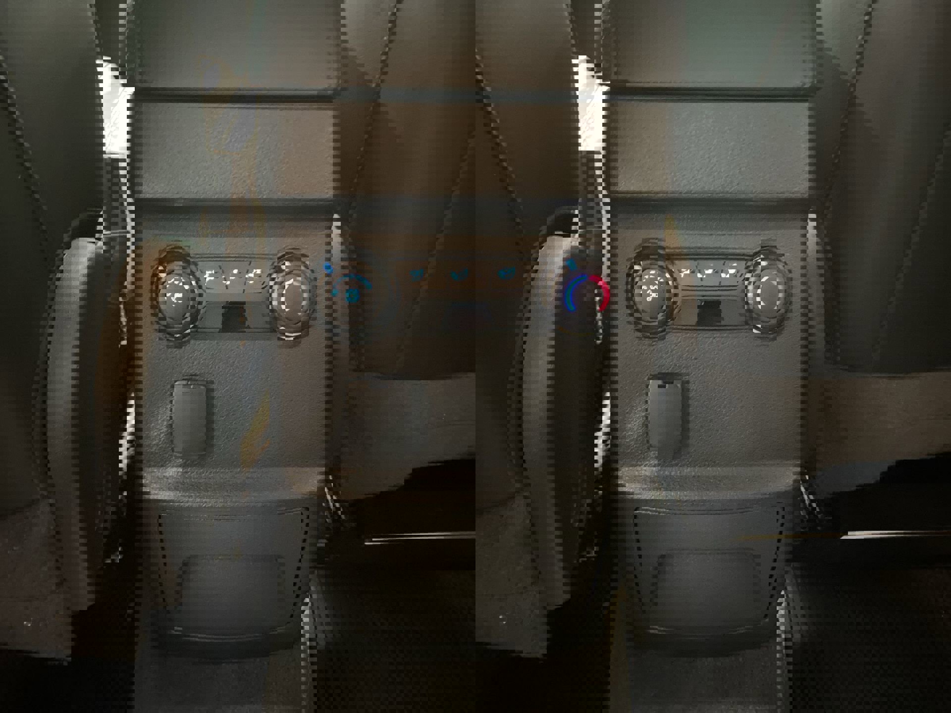 2012 Ford Explorer XLT photo 17