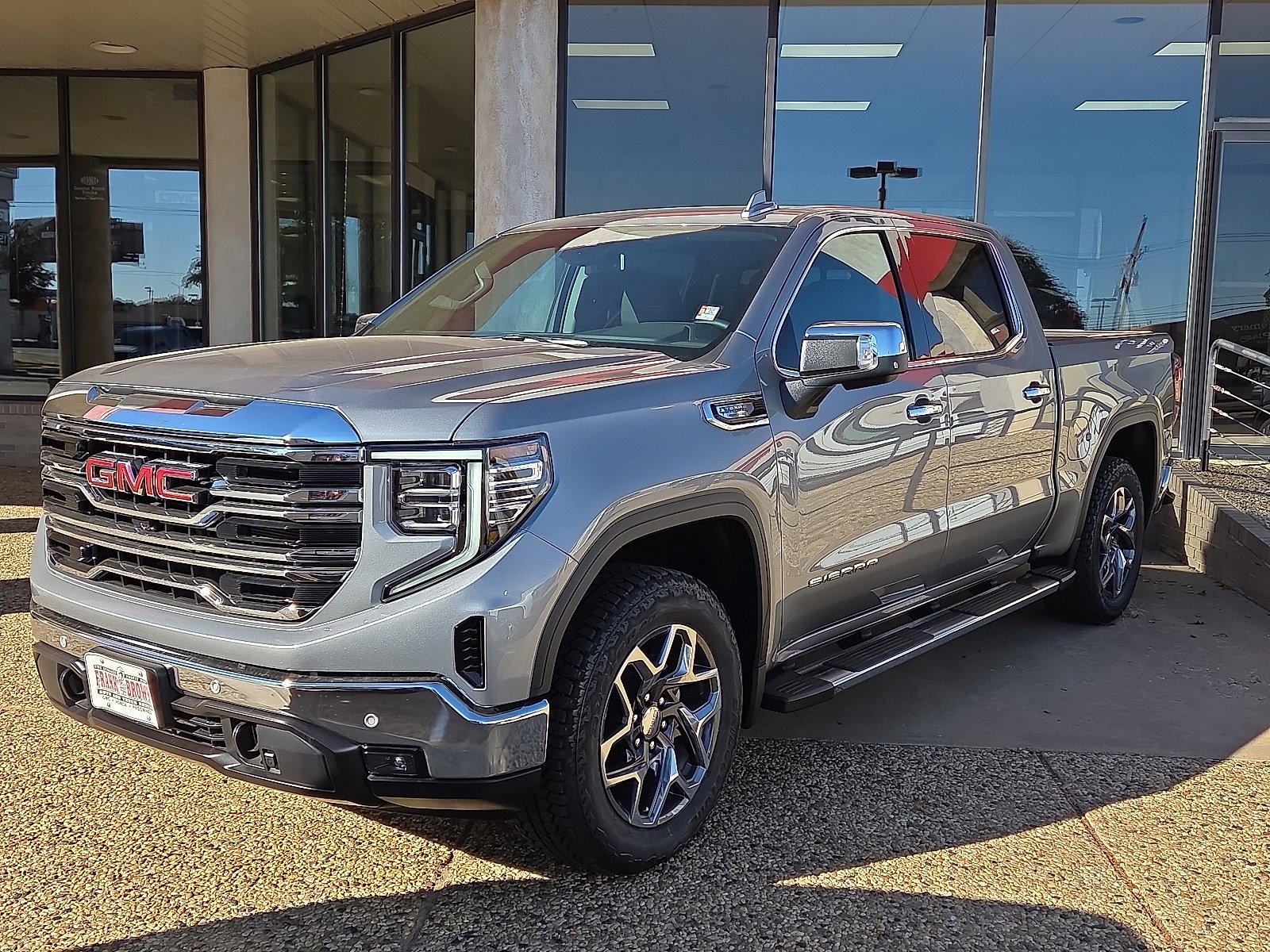 2026 GMC Sierra 1500 SLT's photo