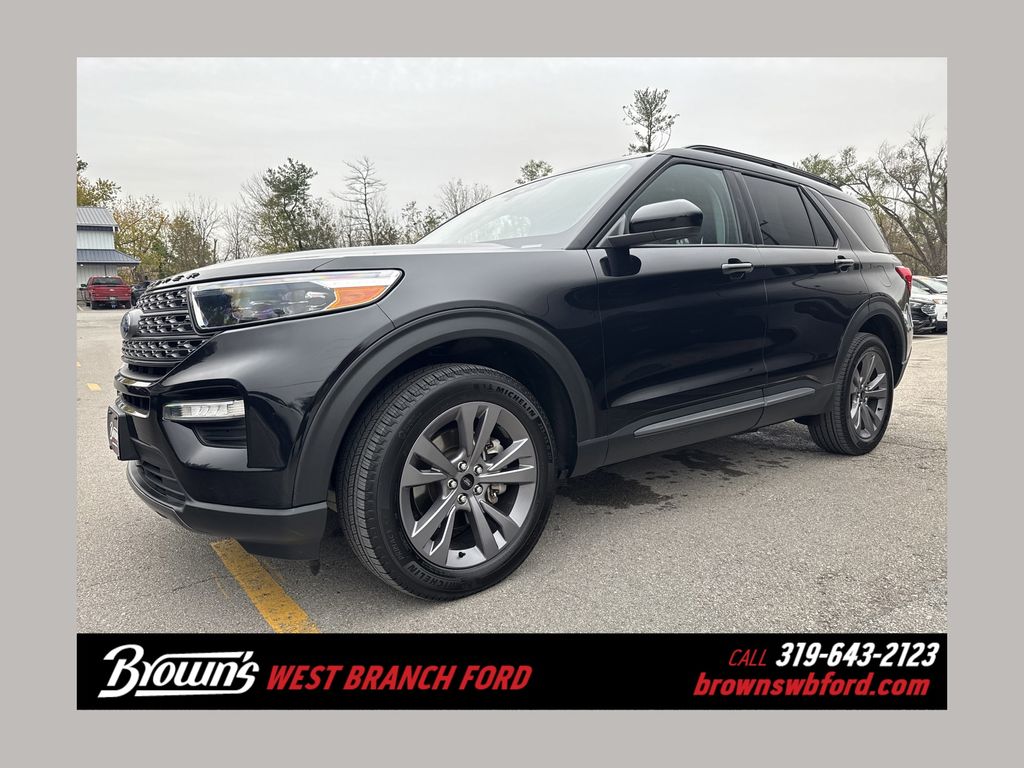 2022 Ford Explorer XLT's photo