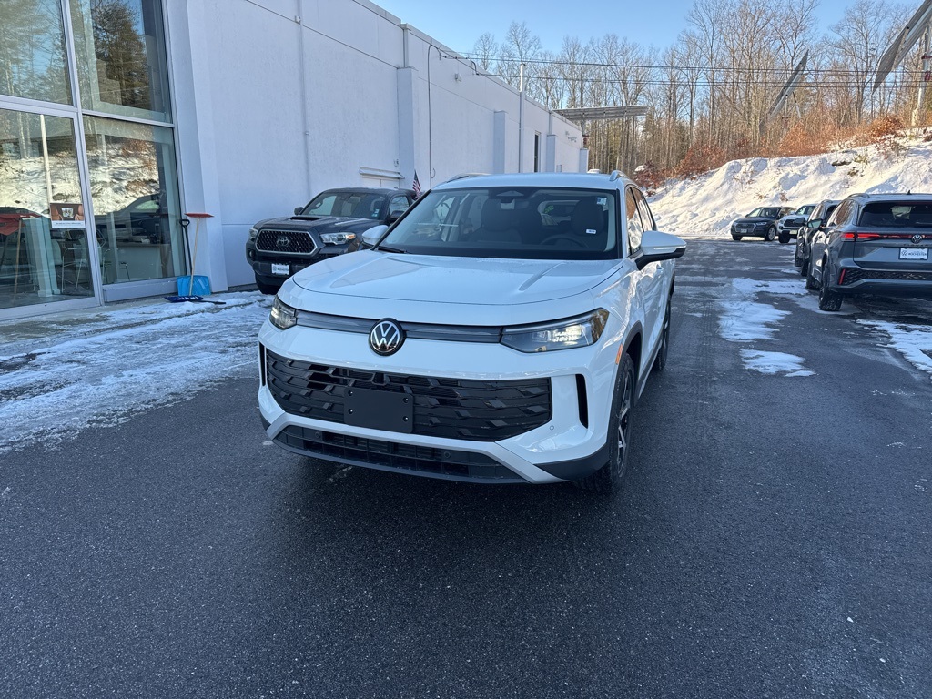 2026 Volkswagen Tiguan SE's photo