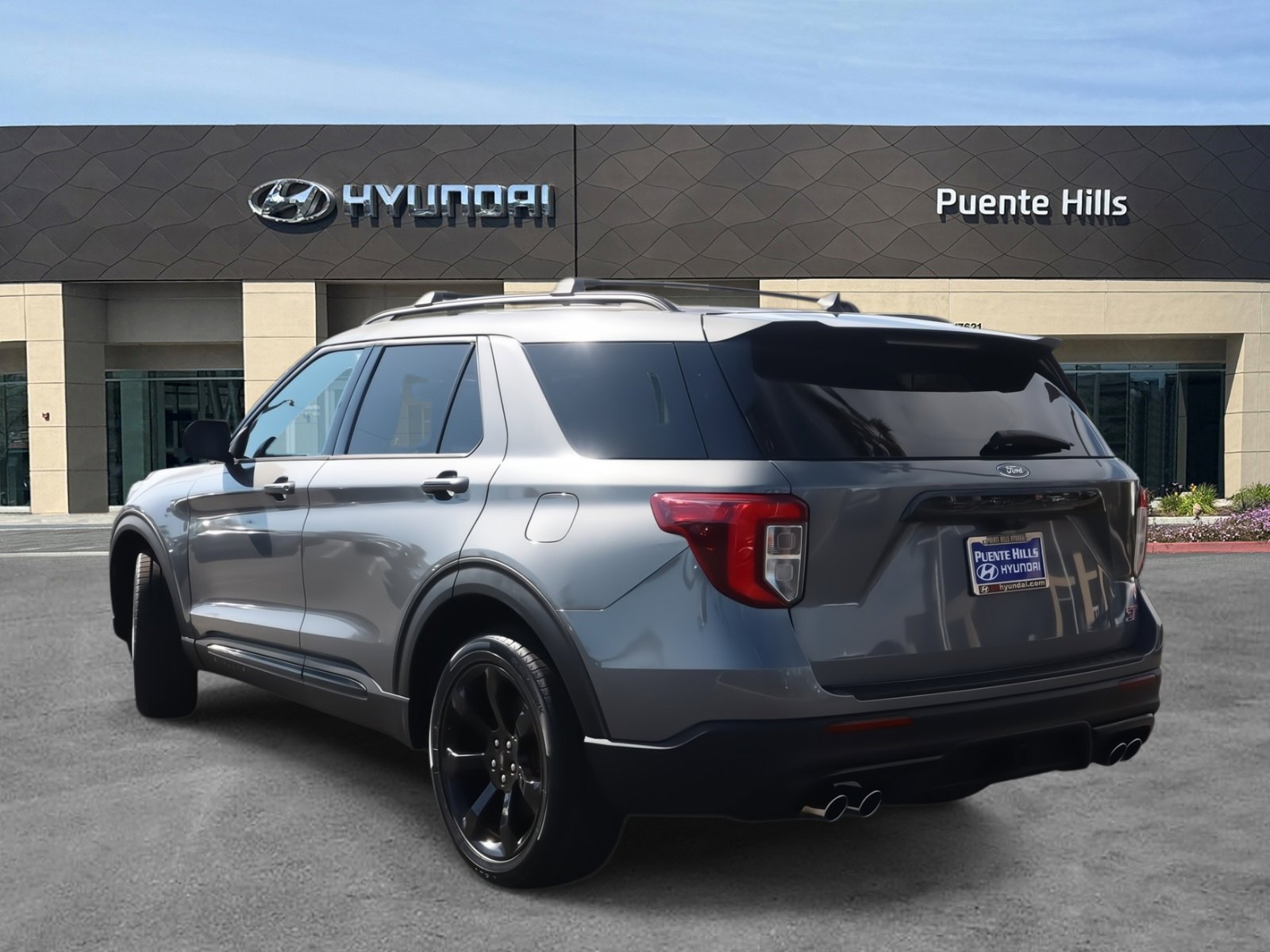 2021 Ford Explorer ST photo 2