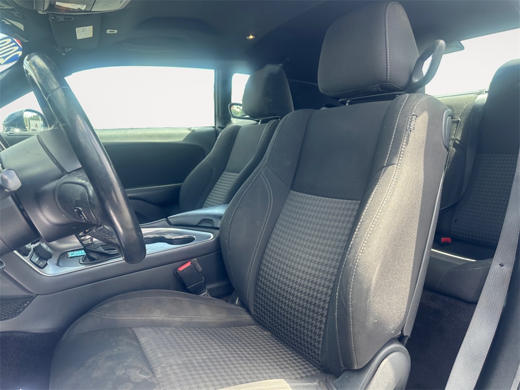 2019 Dodge Challenger SXT photo 8