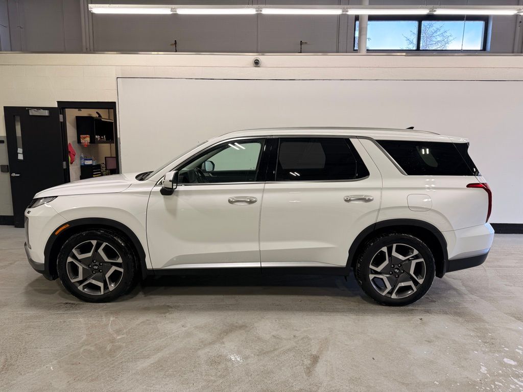 Used 2023 Hyundai Palisade SEL with VIN KM8R4DGE2PU525225 for sale in Golden Valley, Minnesota