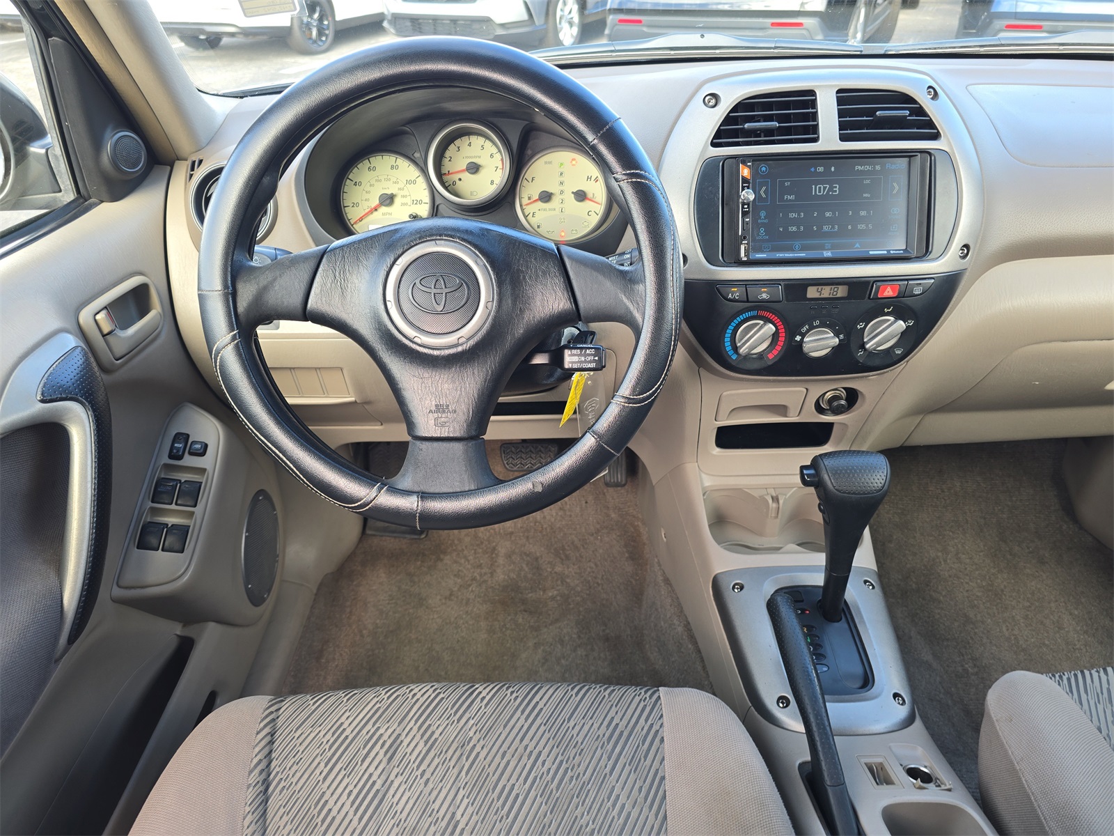 2002 Toyota RAV4 Base photo 10
