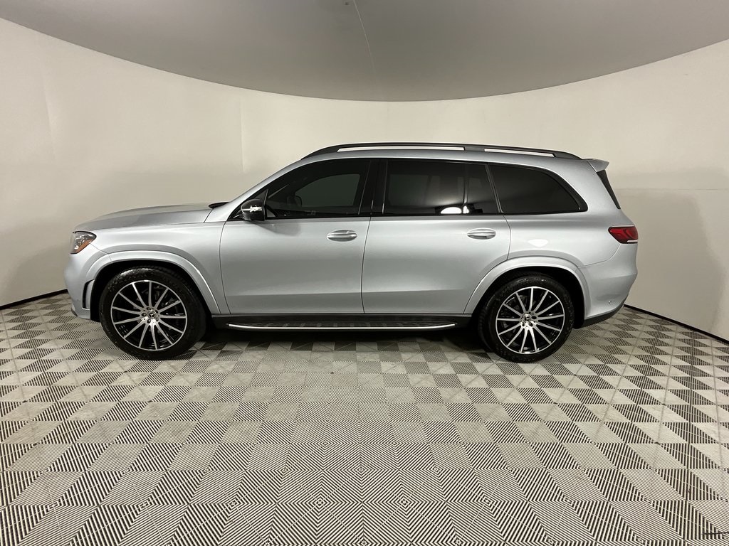 2023 Mercedes Benz GLS 450 4MATIC photo 2