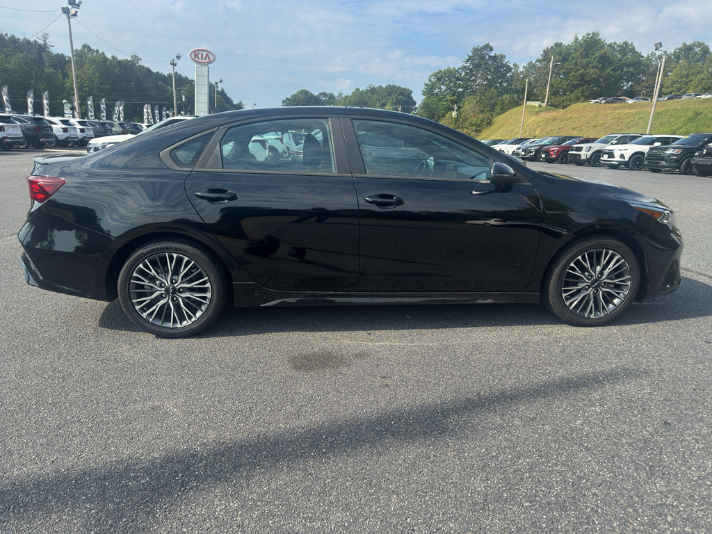 2023 Kia Forte GT-Line photo 3
