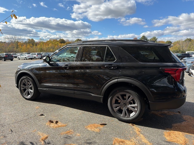 2026 Ford Explorer photo 3