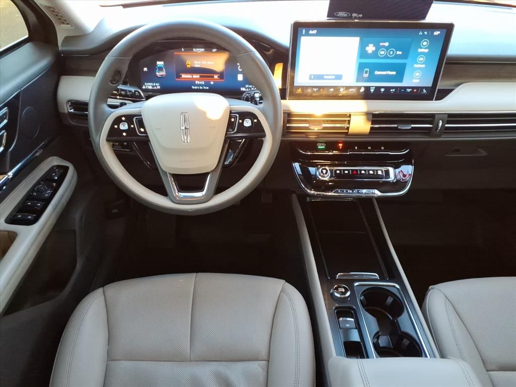 2023 LINCOLN CORSAIR - Image 9