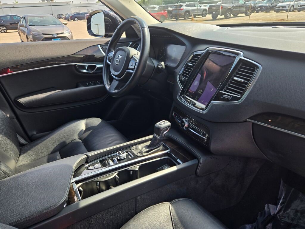 2017 Volvo XC90 Momentum photo 5