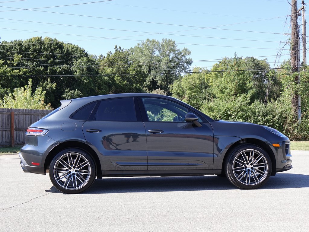 2025 Porsche Macan T photo 7