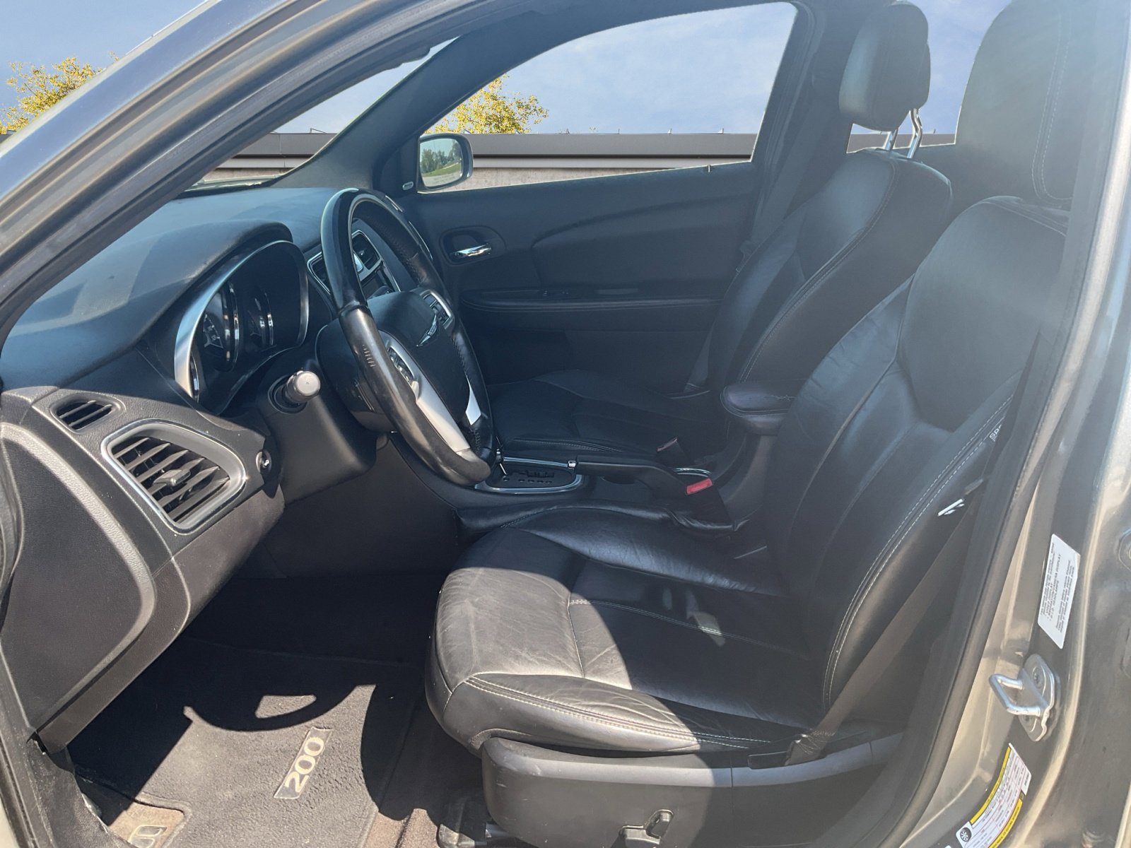 Used 2011 Chrysler 200 Limited with VIN 1C3BC2FG2BN618964 for sale in Omaha, NE