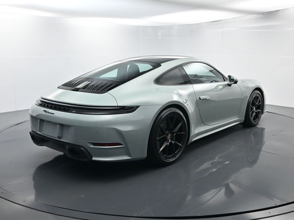 2025 Porsche 911 photo 12