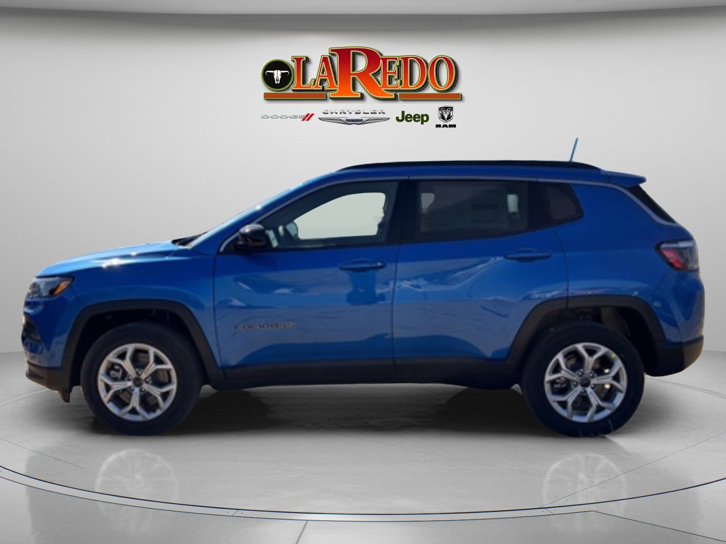 2026 Jeep Compass Latitude photo 4