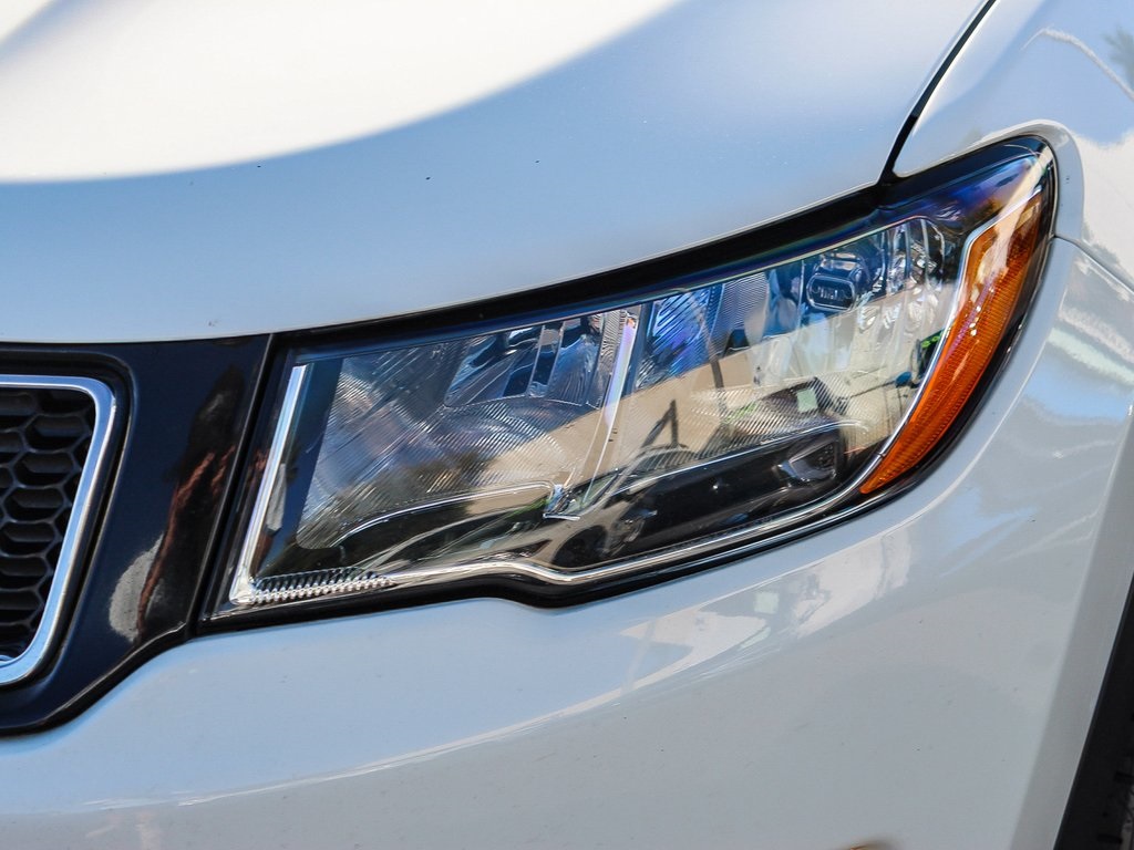 2018 Jeep Compass Latitude photo 3