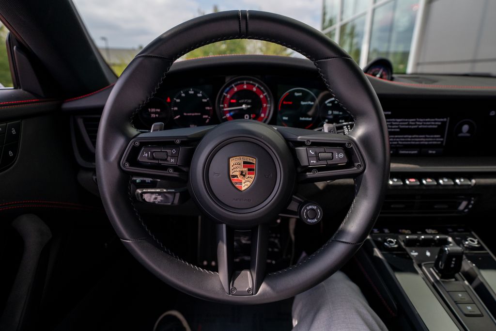2023 Porsche 911 4 GTS photo 6