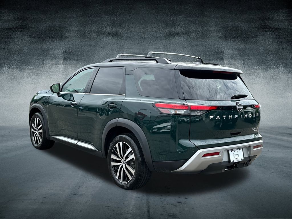 2023 Nissan Pathfinder Platinum photo 2