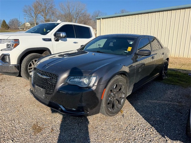 2019 Chrysler 300 S's photo