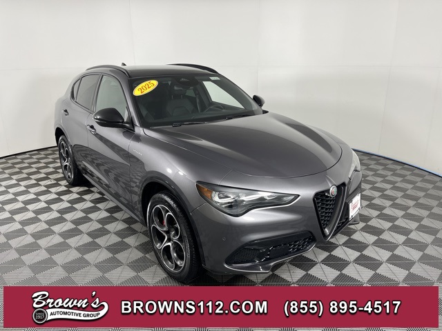 2025 Alfa Romeo Stelvio Base's photo