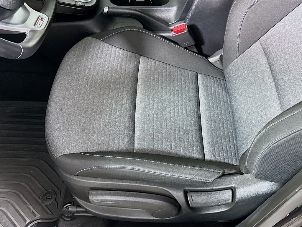 2021 Kia Soul GT-Line photo 17